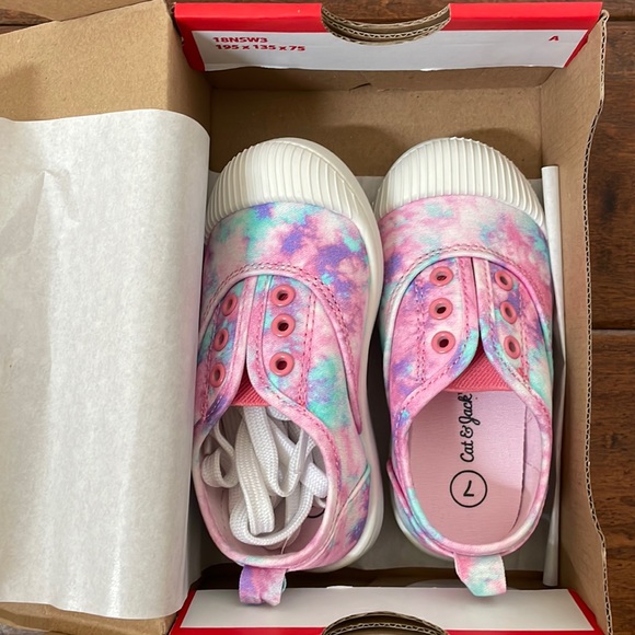 NWT Cat&Jack Toddler girl Runner shoes rainbow pink - Picture 1 of 7